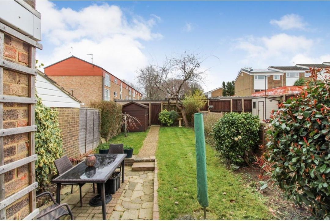 Double Room In Crawley,Gatwick,West Sussex Ifield Exterior foto
